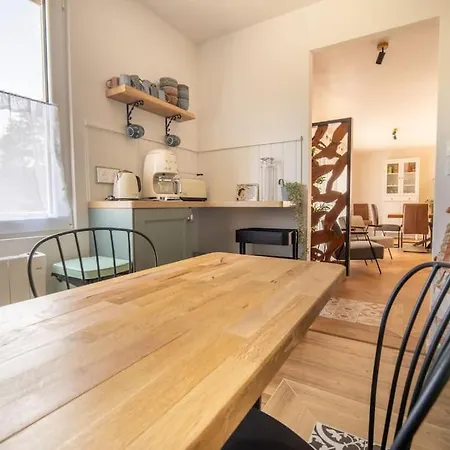 Campose, Authentique Maison Vintage Avec Spa, 10p 別荘 ジェラールメ